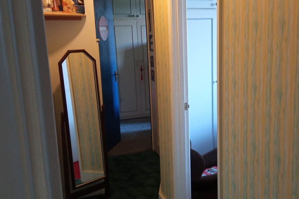 Corridor leading to bedrooms 4 and 5