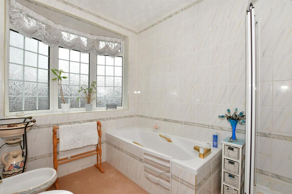 Ensuite bathroom
